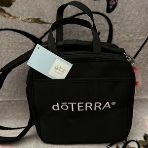 💖💖PRICE DROP💖💖NWT💜DoTERRA Essential Oil Bag by Aroma Ready💜NWT - HOLDS 36